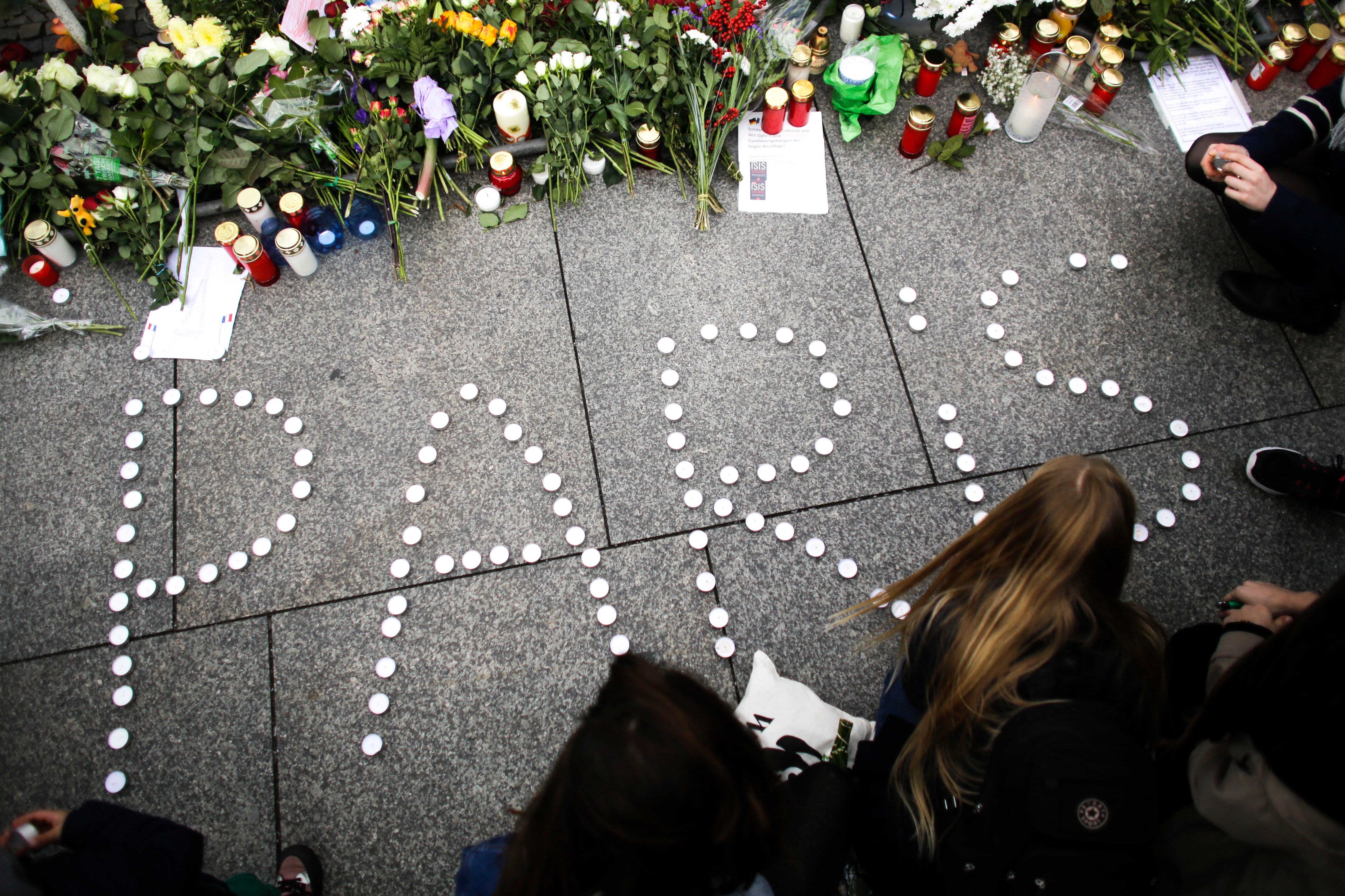 The 10 Best and Worst Responses to the Paris Attacks